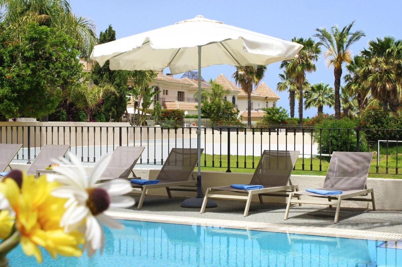Villa Oceania - Beachfront 帕拉利米尼 外观 照片