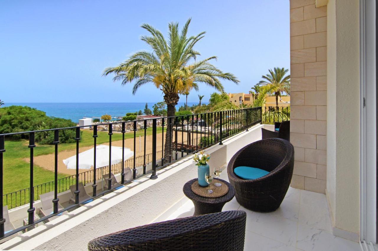 Villa Oceania - Beachfront 帕拉利米尼 外观 照片