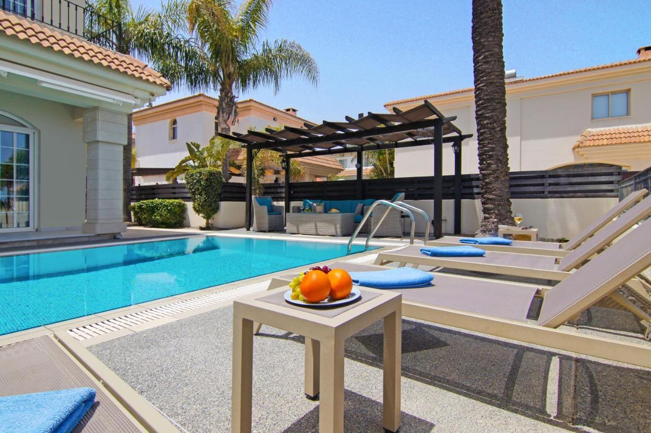 Villa Oceania - Beachfront 帕拉利米尼 外观 照片